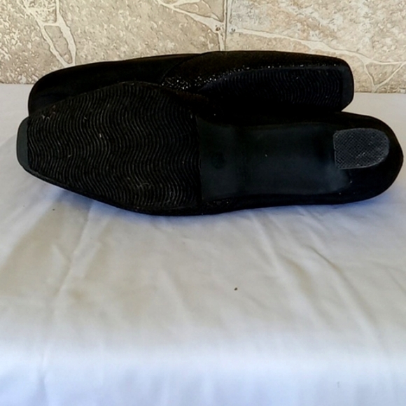 STATUES SHOES - Picture 4 of 6